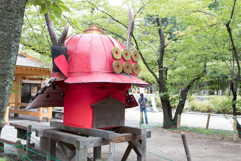 赤備えの甲冑と六文銭