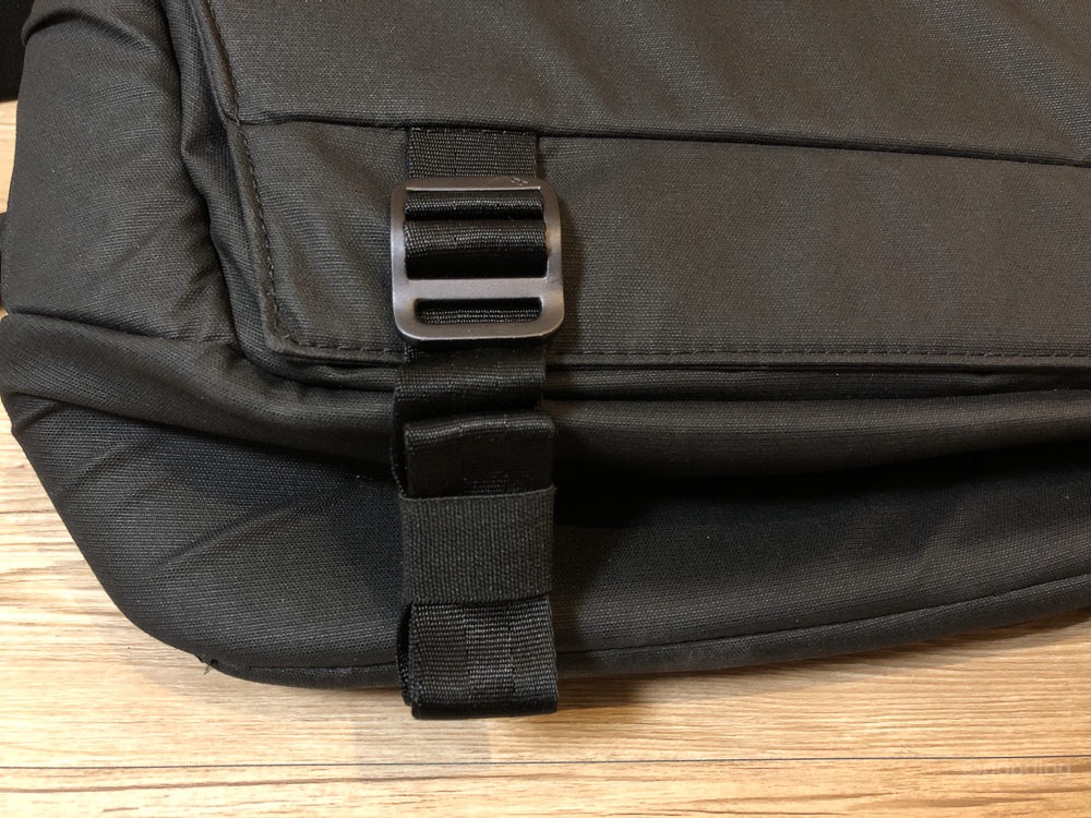 Peak Design Everyday Sling 10L ベルトをまとめる