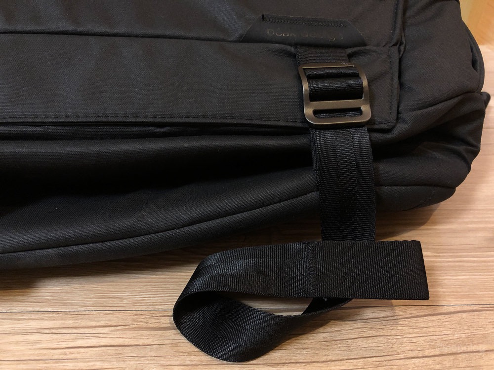 Peak Design Everyday Sling 10L ベルトを絞る